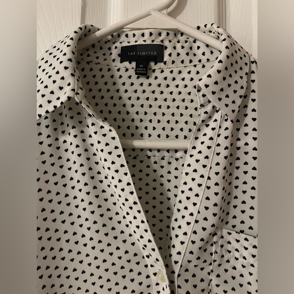 FREE w/bundle🙃 The Limited Heart Pattern Button-up size S - Picture 4 of 8